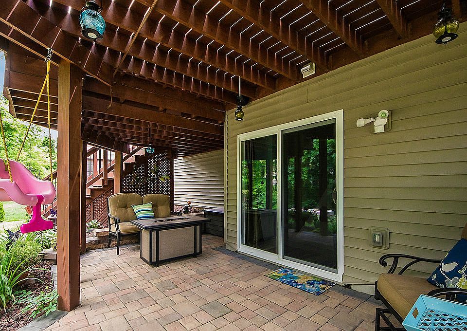 1st image of 7898 Waggoner Trace Dr