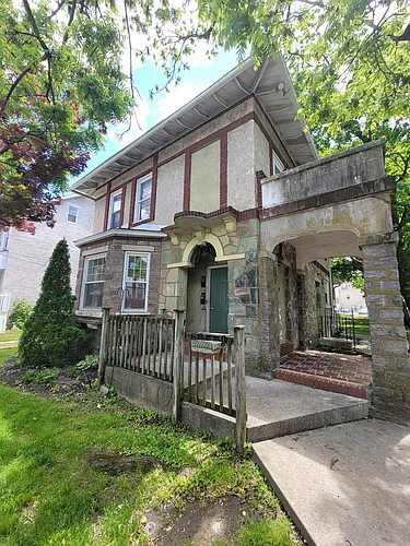 332 W Washington St Photo 1