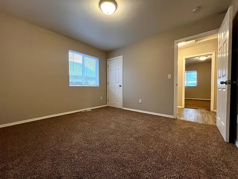 1320 S 13th Ave — Photo 25