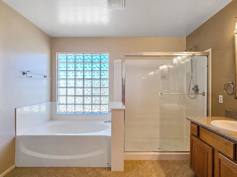 14226 W Wethersfield Rd — Photo 33