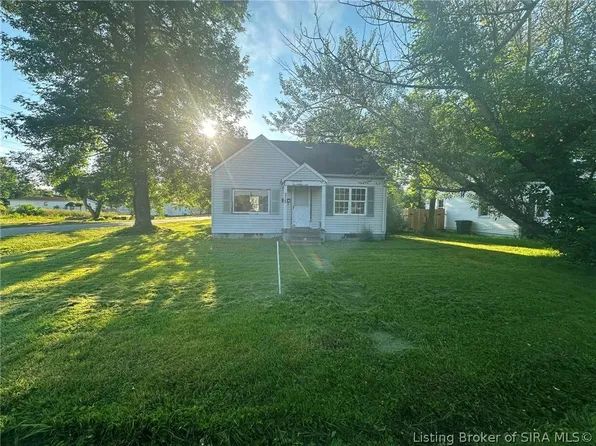 315 S Third Street, Austin, IN 47102