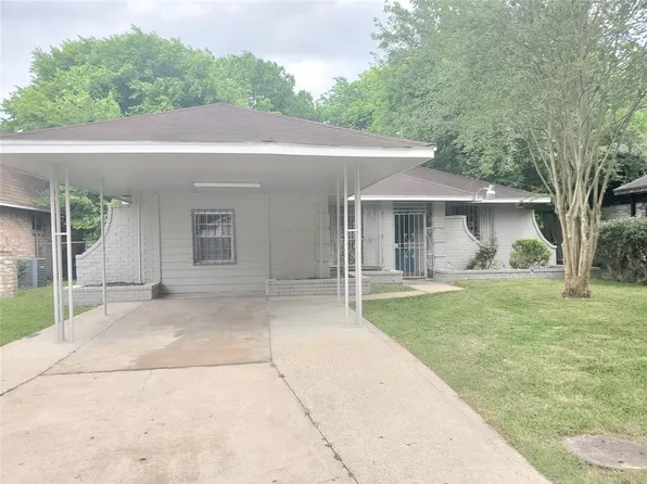 4514 Oak Shadows Dr, Houston, TX 77091