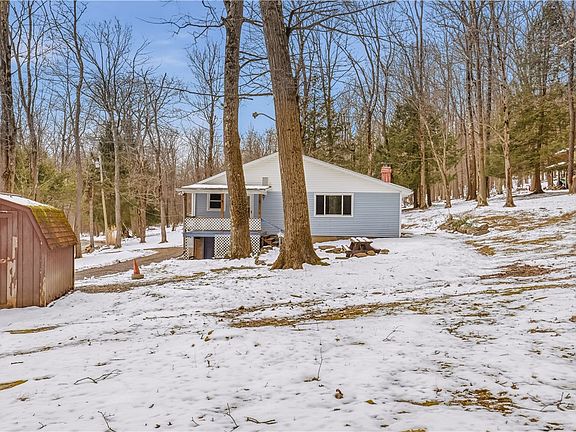 3rd image of 255 Evergreen Ln