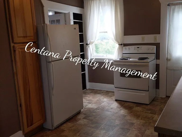 1138 W Park St — Photo 10