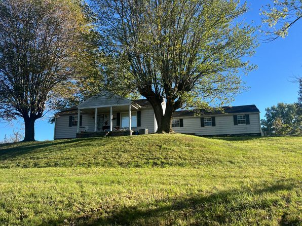 108 Reed St, Oak Hill, OH 45656