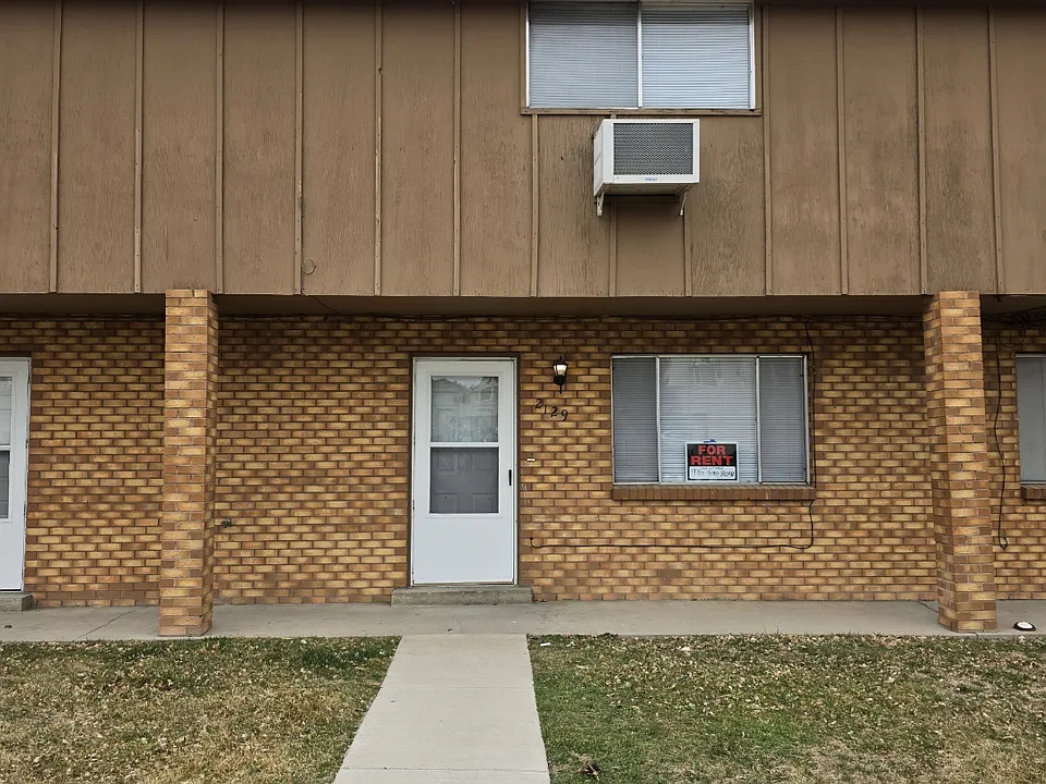 2125 28th Ave