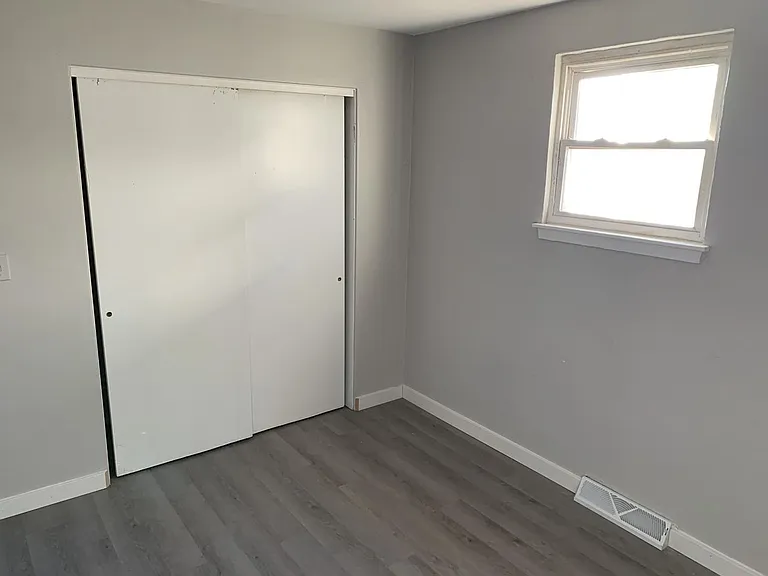 210 Davis St — Photo 11