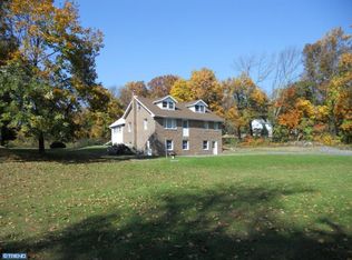 9 Aster Ln, Reading, PA 19606