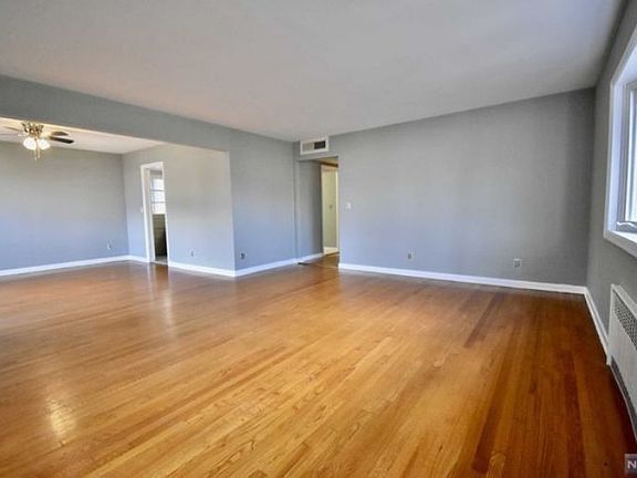 3rd image of 166 Morningside Ln