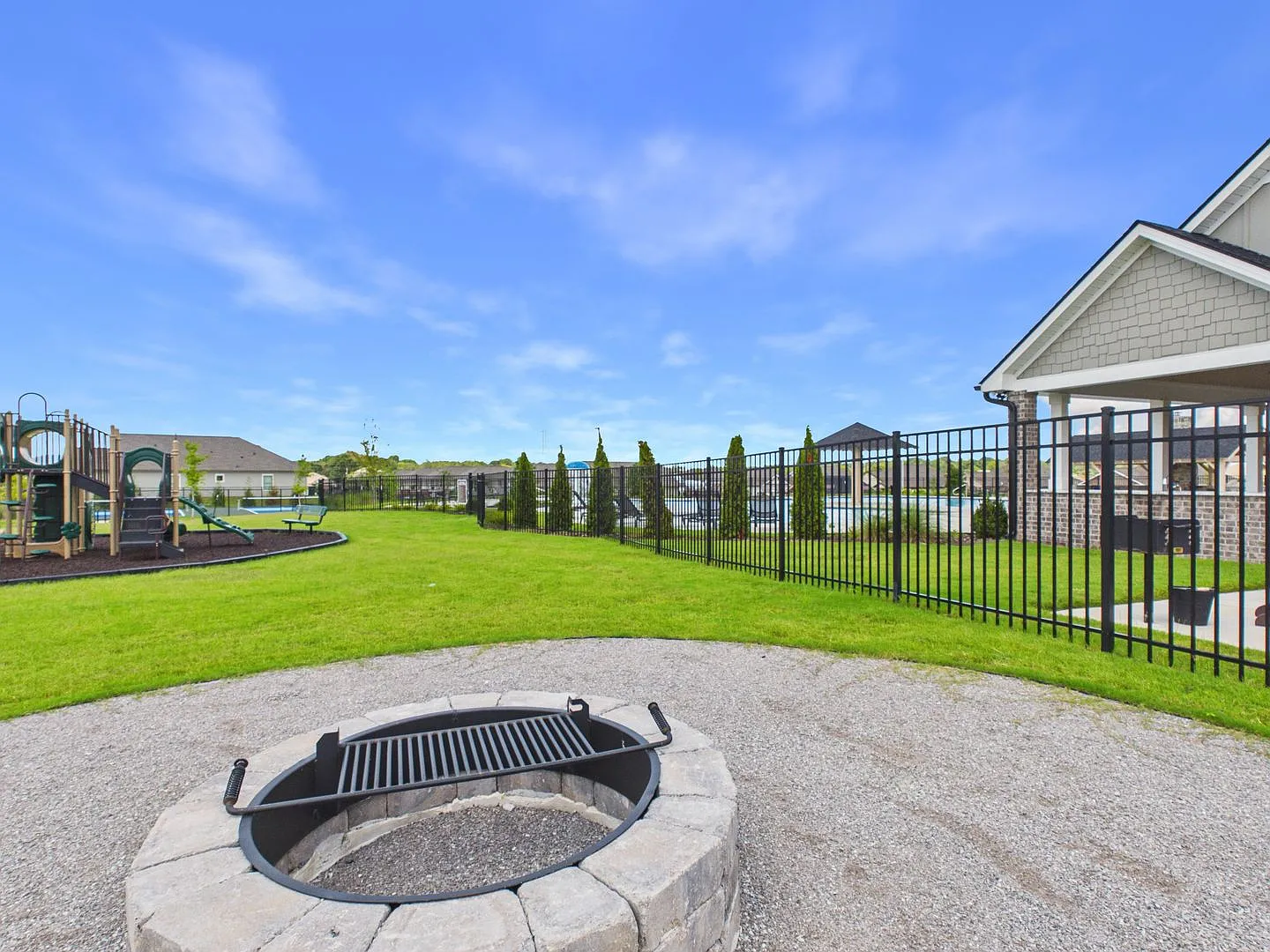 New Luxury Townhome Available Late September! 3 Bed 3 Bath $1795 — Photo 3