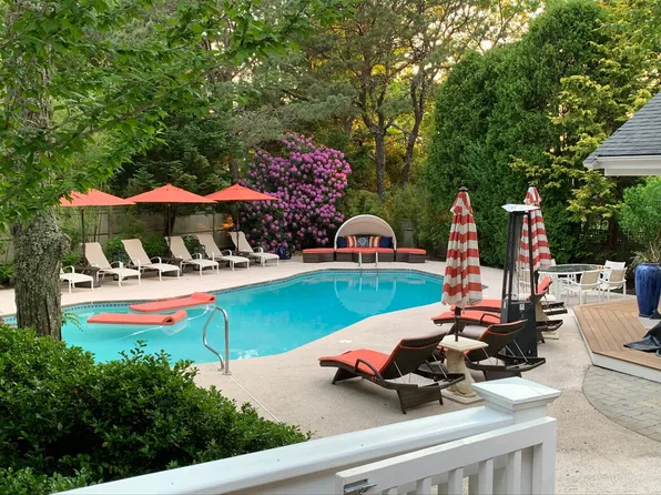 203 Willowbend Drive, Mashpee, MA 02649