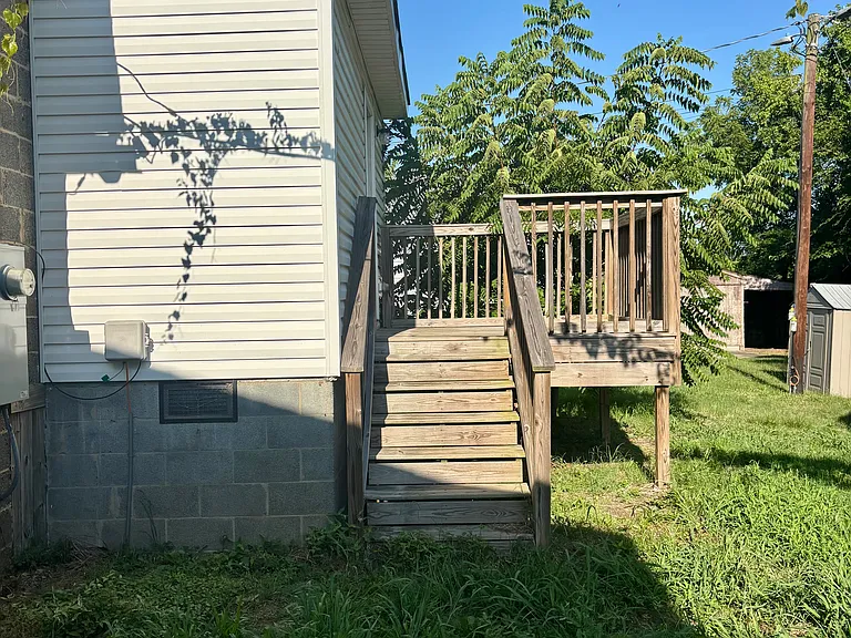 2209 Delta Pl — Photo 11