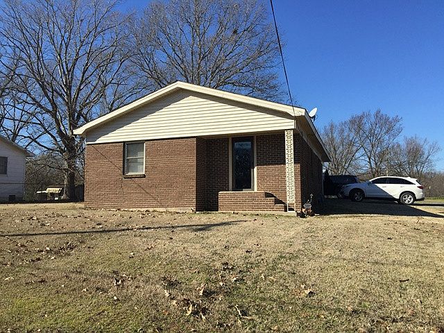 1st image of 709 E Halliburton Ave