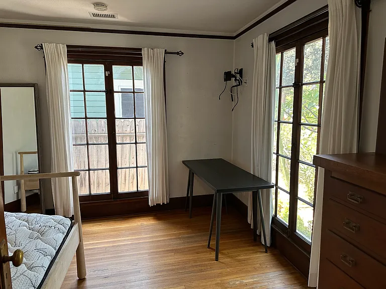 157 N Cambridge St — Photo 11