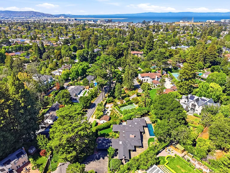 820 Eucalyptus Ave — Photo 63