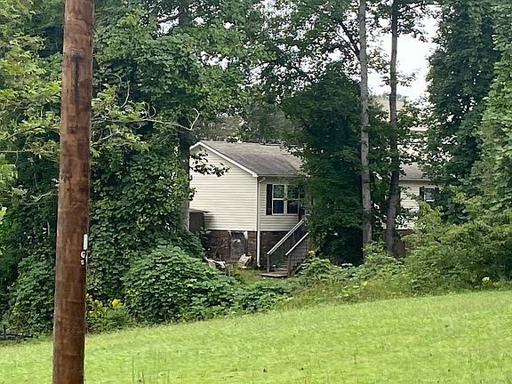 3rd image of 186 Bowman Ct