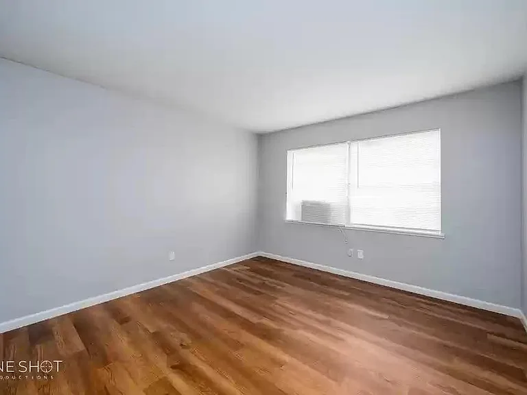 525 N Bowie Dr — Photo 8