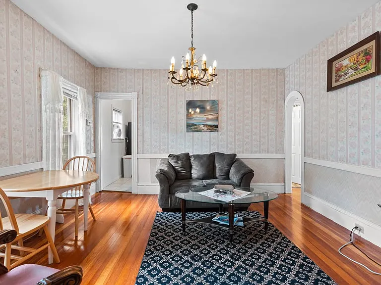 124 Sheridan Ave #2 — Photo 4