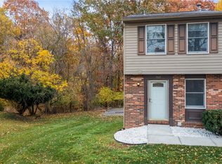 363 New World Dr, Clairton, PA