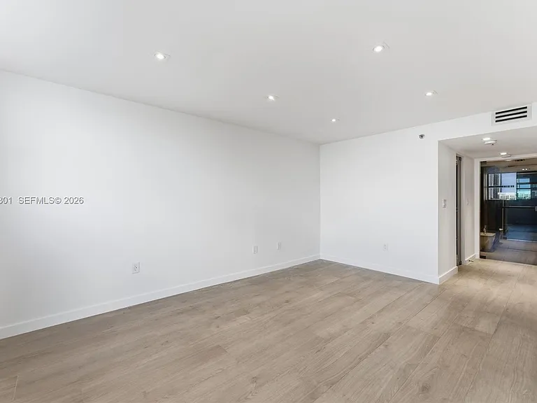 801 N Venetian Dr #308 — Photo 9
