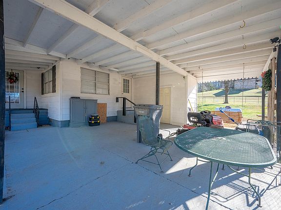 2nd image of 2920 Cave Creek Rd
