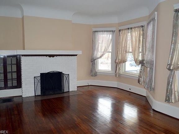 3rd image of 1212 Edwards Ave