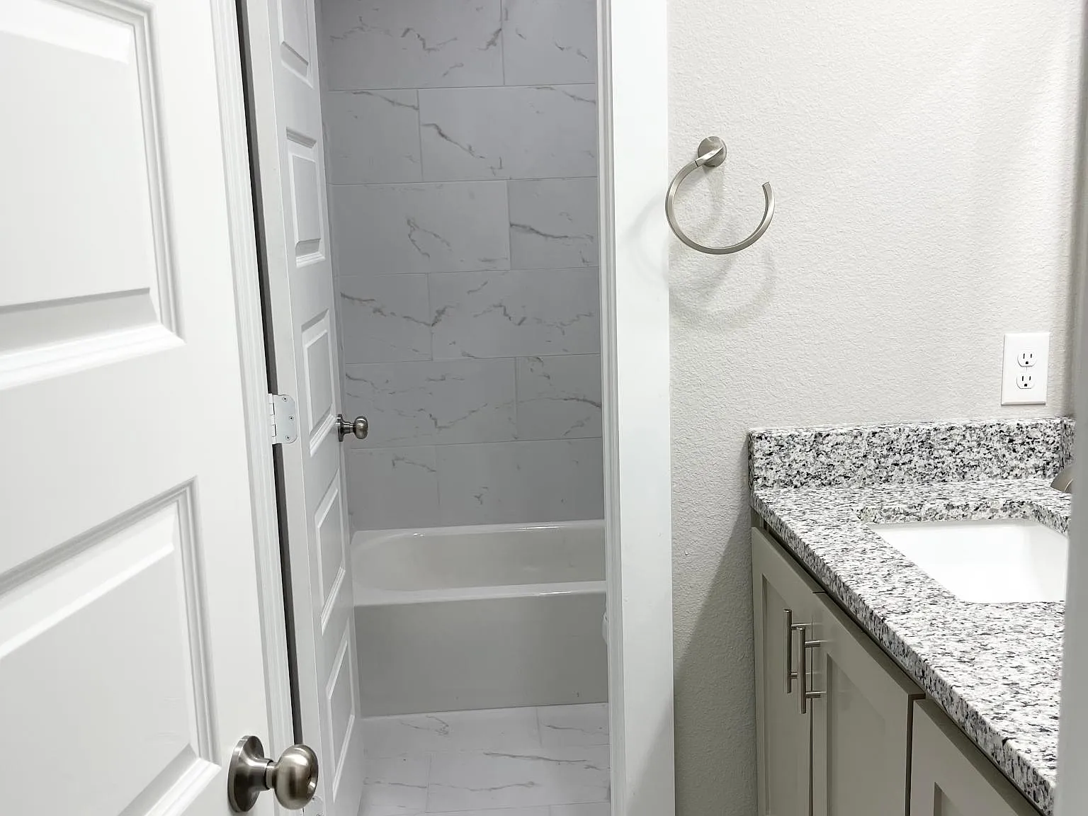 4 bed, 1546 sqft, $2,400 — Photo 3