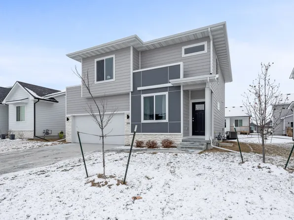 690 SE Drumlin Dr, Waukee, IA 50263