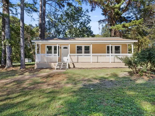 3429 Peachtree St, Florence, AL 35630