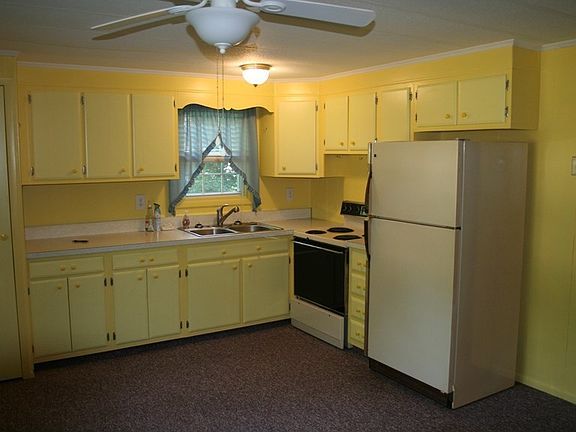 5th image of 74 Woodlawn Ln