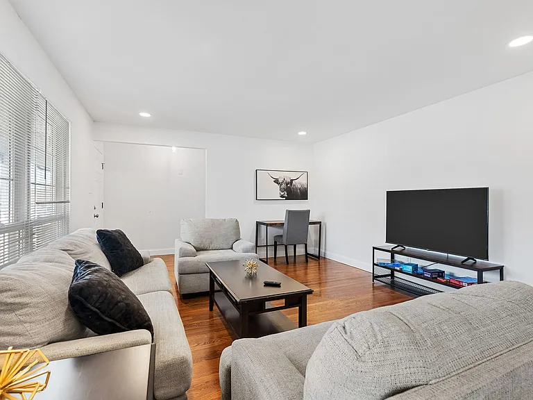 5342 Chatfield Dr — Photo 11