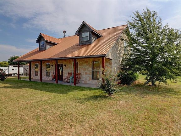 2nd image of 142 Wyatt Earp Way