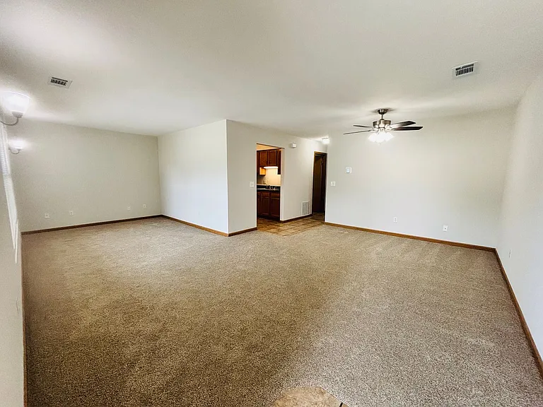 Shadow Ridge Apartments — Photo 26