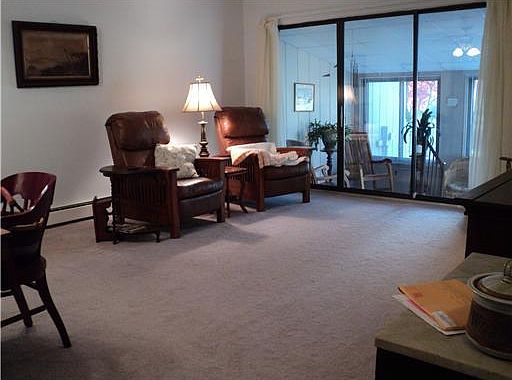 4th image of 962 Riverview Ct #2