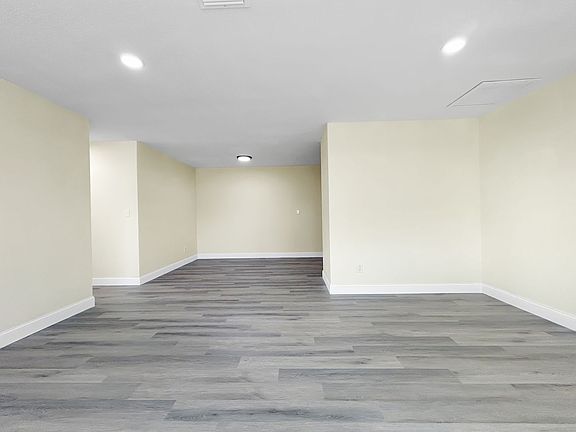3rd image of 9814 110th Ln
