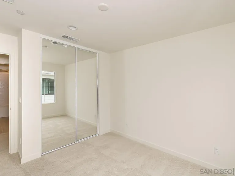 2564 Delphinium Ln — Photo 35