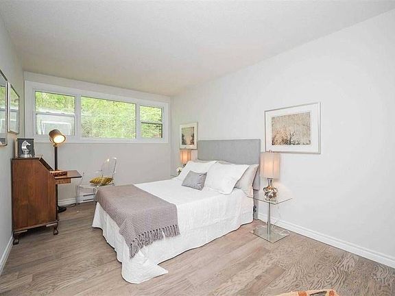 4th image of 530 Falgarwood Dr #23