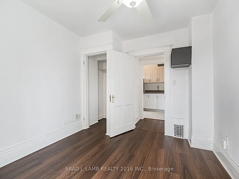 12 Sibley Ave #MAIN AND UPPER — Photo 29