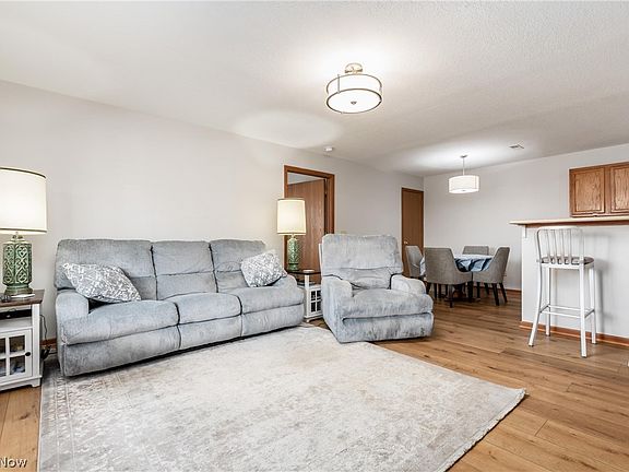 2nd image of 2660 Orchard Park