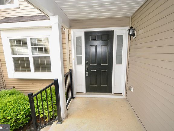 3rd image of 1703 Lexington Mews