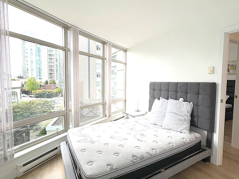 1288 Alberni St #403 — Photo 13