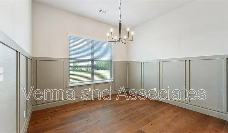 1221 Mammoth St — Photo 5