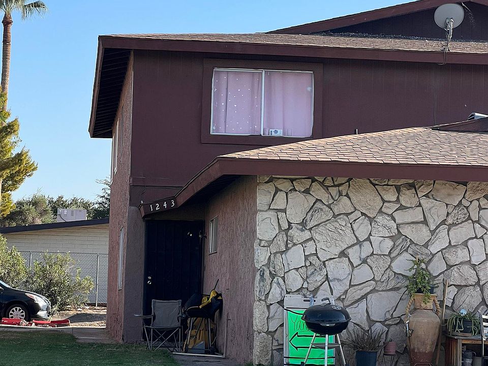 2nd image of 1243 W 20th Pl