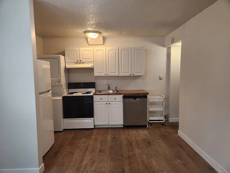 115 E Dartmouth Ave — Photo 7