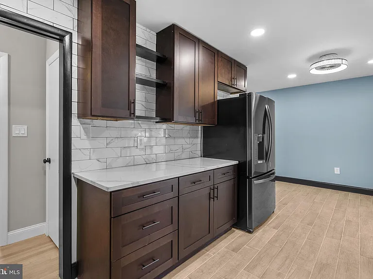 3887 Shadywood Dr — Photo 14