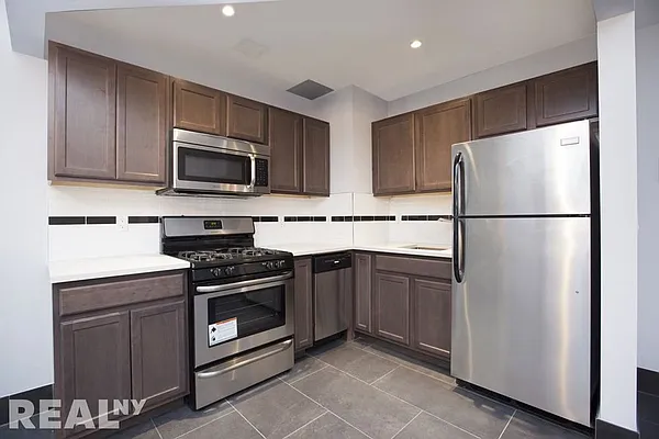 Rented by REAL New York | media 20