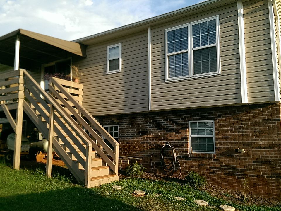 2nd image of 104 Dixieland Ct
