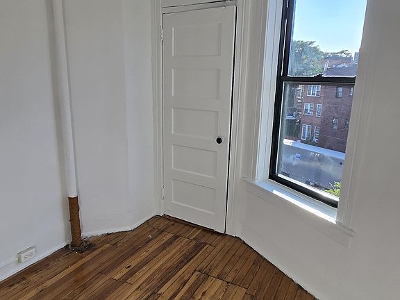 4th image of 28 Charles St #41