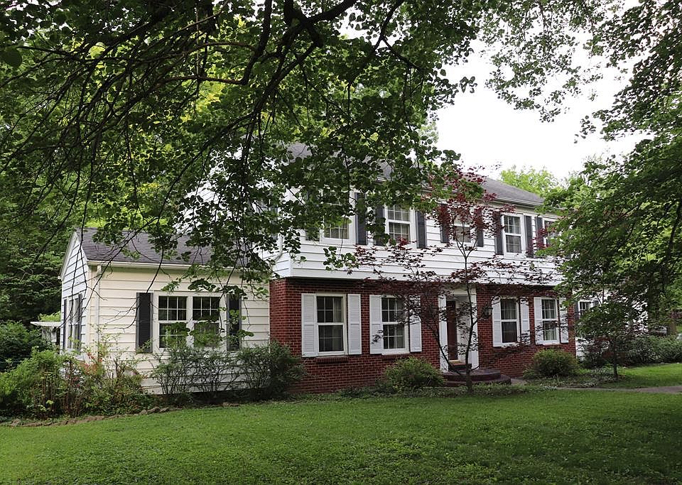1st image of 26 Maywood Dr