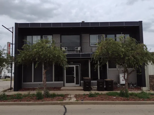 106 W Douglas St #4, Freeport, IL 61032